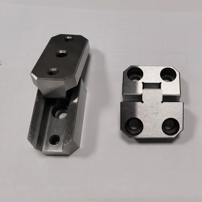 Le moulage par injection du vide YK30 enclenche pour les unités en plastique de noyau de glissière de moule