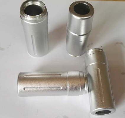 Les pièces de rotation de commande numérique par ordinateur d'acier inoxydable en alliage de zinc des pièces de moulage mécanique sous pression pour des pièces d'auto