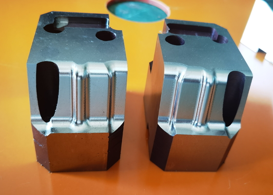 Les pièces de moule de précision de cavité de moulage mécanique sous pression creusent l'outillage de matrice