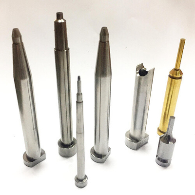 Forgeage par injection de broches à chaud / froid pour l'industrie automobile / médicale / électronique