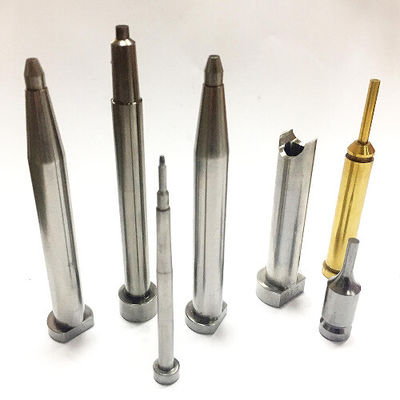 Forgeage par injection de broches à chaud / froid pour l'industrie automobile / médicale / électronique